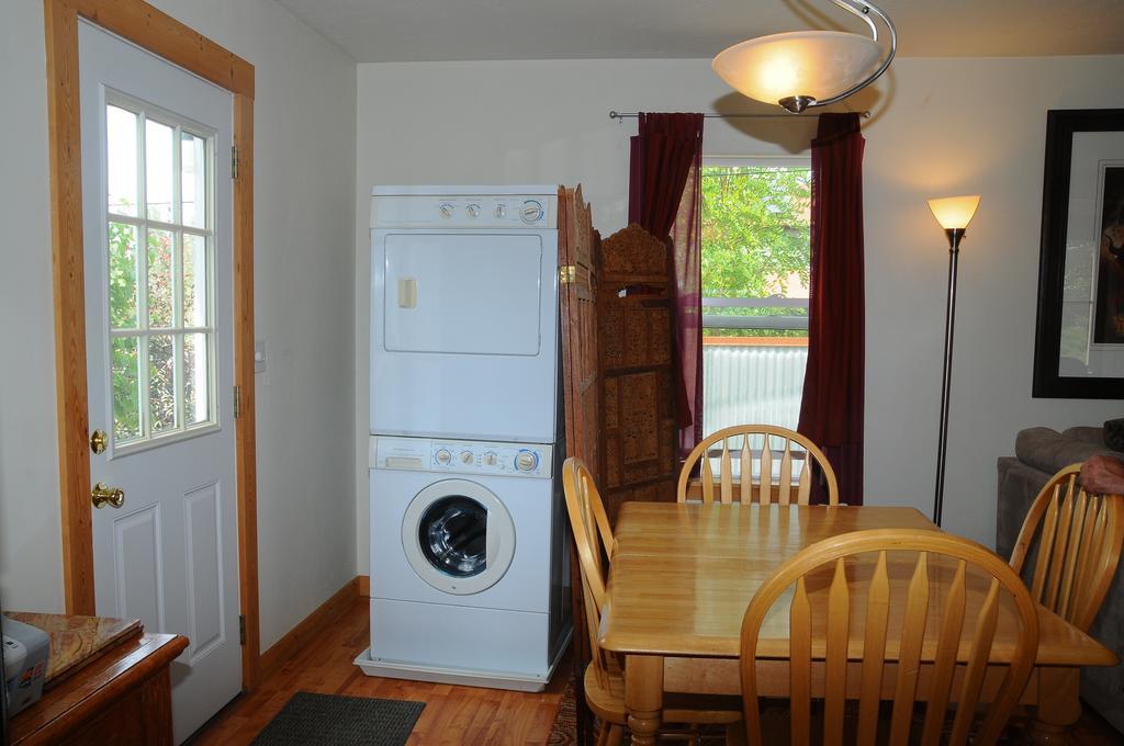 Cottonwood Cottage Moab Room photo