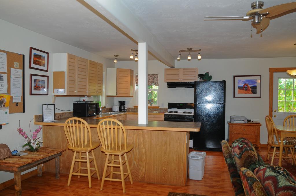 Cottonwood Cottage Moab Room photo